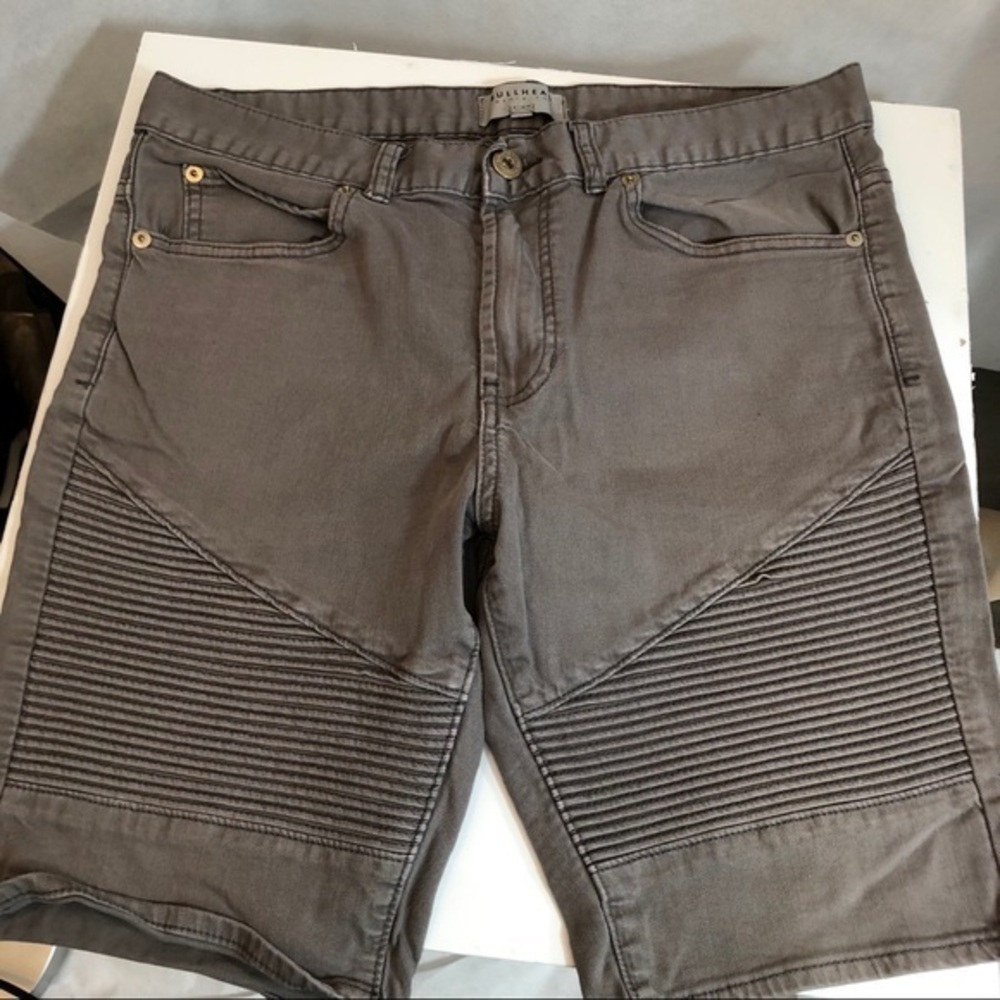 Bullhead shorts, EUC